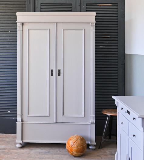 Willkommen im Babyzimmer-Kinderzimmer- Wickelkommoden-Antik und weitere